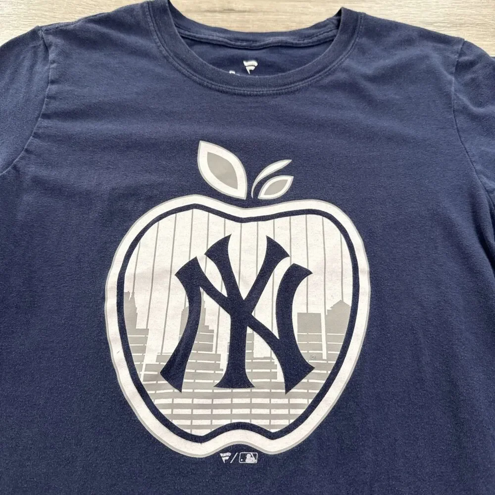 New York Yankees Shirt Big Apple Logo Women's Blue Fanatics Small Cotton Tee